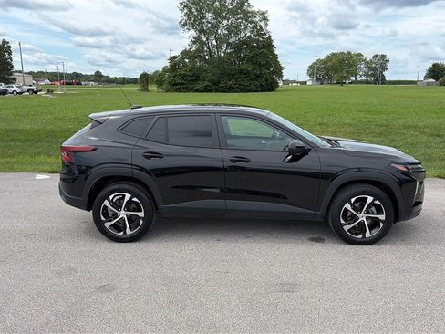 Used 2024 Chevrolet Trax RS w/ Driver Confidence Package FWD image 6