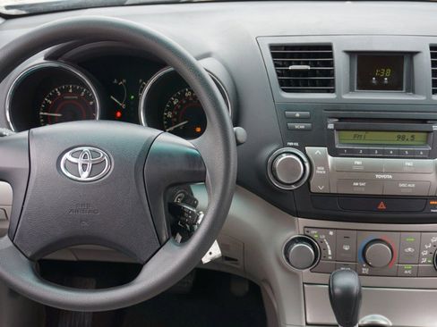 Used 2011 Toyota Highlander 2WD image 23