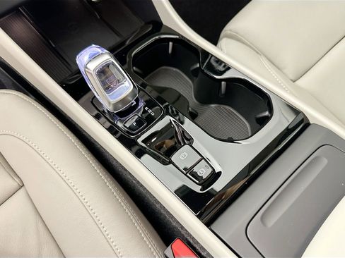 New 2026 Volvo XC40 B5 Ultra w/ Protection Package Premier image 16