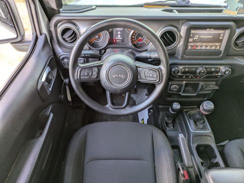 Used 2022 Jeep Gladiator Sport image 14