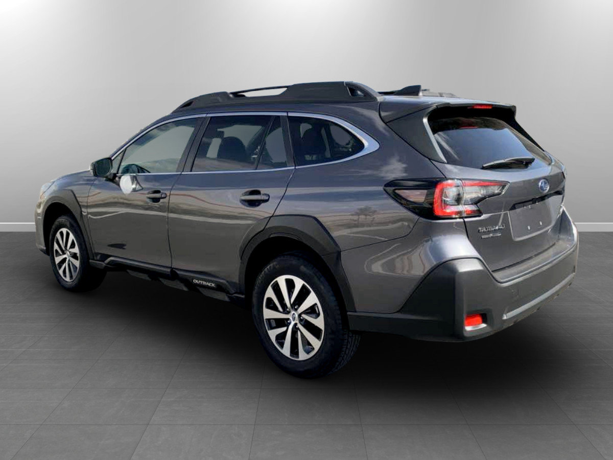 Used 2025 Subaru Outback Premium AWD/4WD image 5