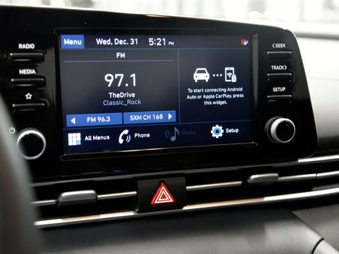 Used 2022 Hyundai Elantra SEL w/ Convenience + Premium Package image 19