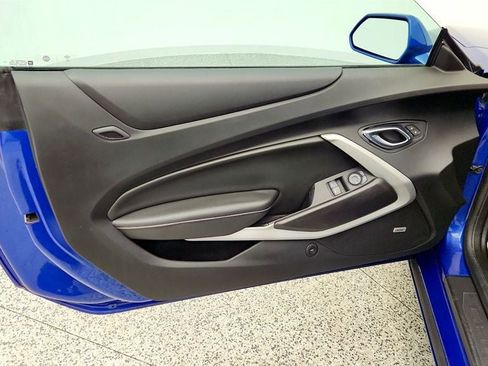 Used 2020 Chevrolet Camaro LT w/ RS Package image 10