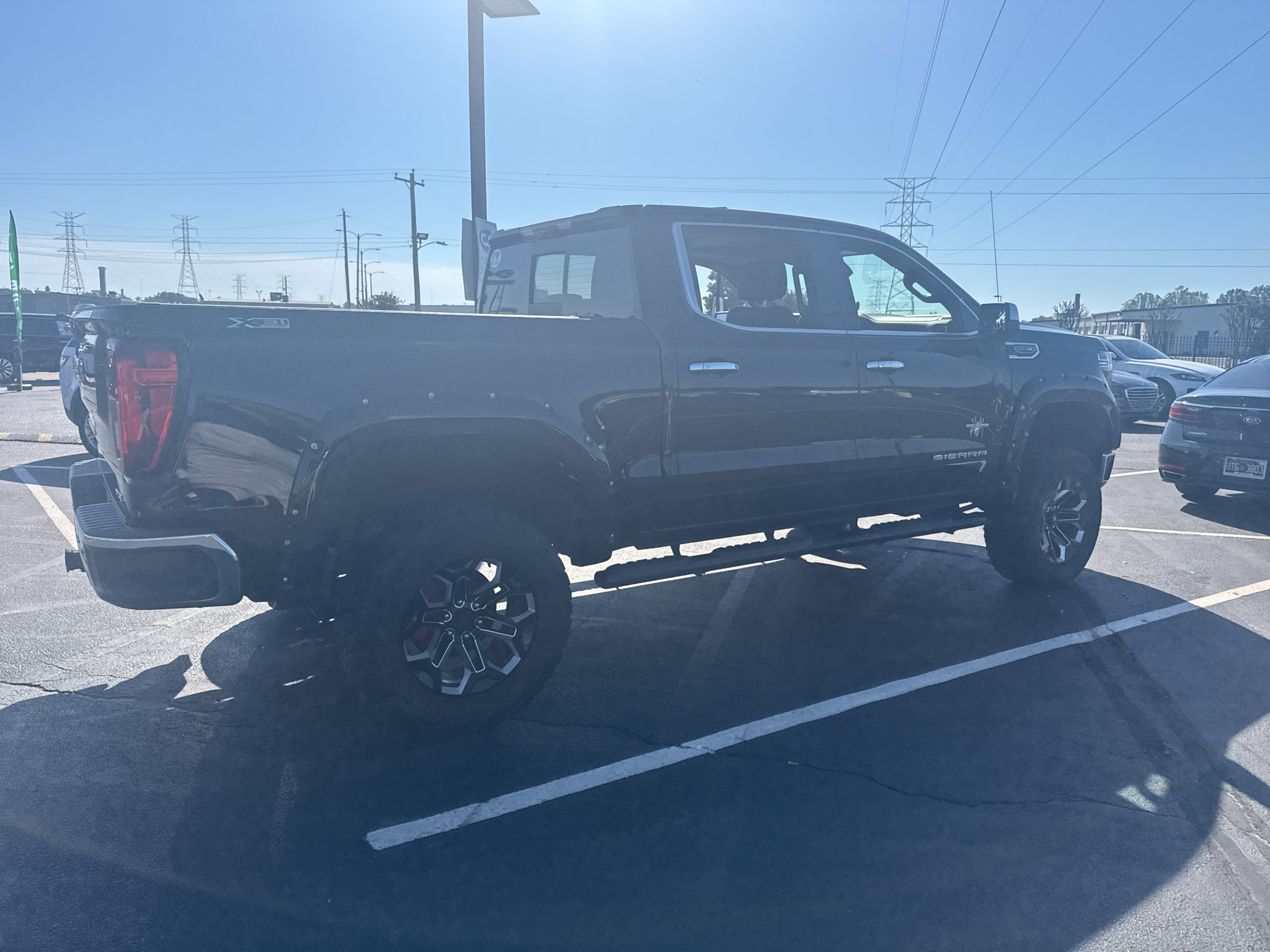 Used 2019 GMC Sierra 1500 SLT w/ SLT Premium Plus Package AWD/4WD image 4