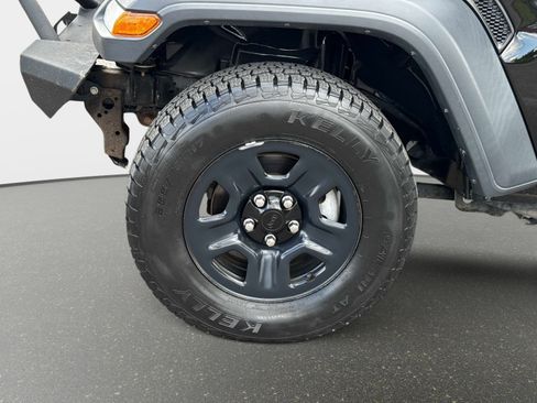 Used 2018 Jeep Wrangler Unlimited Sport AWD/4WD image 11