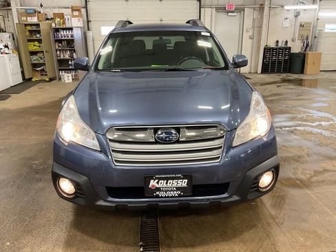 Used 2014 Subaru Outback 2.5i Premium image 2