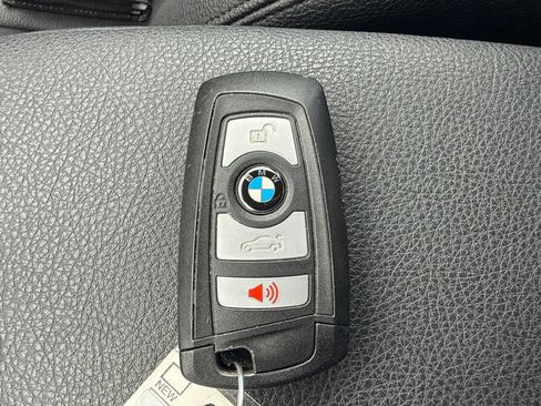 Used 2018 BMW 320i xDrive Sedan w/ Convenience Package AWD/4WD image 21