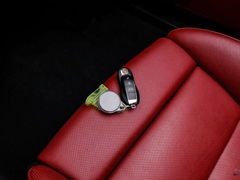 Used 2019 Porsche 911 Turbo image 89