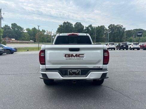 Used 2025 GMC Canyon AT4 AWD/4WD image 6
