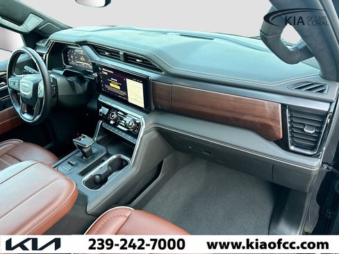 Used 2025 GMC Sierra 1500 Denali Ultimate image 13