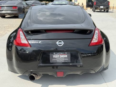 Used 2016 Nissan 370Z Coupe RWD image 6