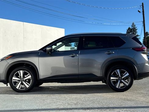 Certified 2025 Nissan Rogue SL w/ SL Premium Package image 7