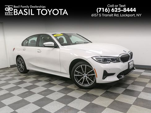 Used 2022 BMW 330i xDrive 330i xDrive w/ Convenience Package image 1