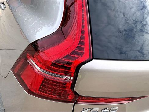 Used 2025 Volvo XC60 B5 Plus AWD/4WD image 40