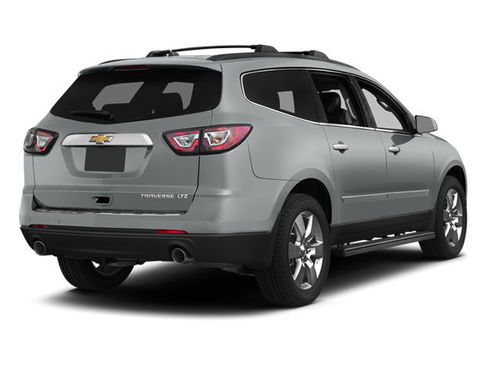 Used 2014 Chevrolet Traverse LTZ image 2
