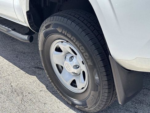 Used 2023 Toyota Tacoma SR AWD/4WD image 12