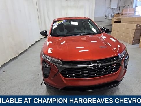 Used 2024 Chevrolet Trax RS w/ Driver Confidence Package FWD image 3