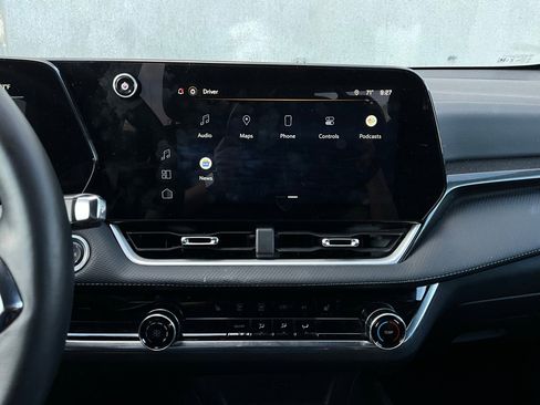 Used 2025 Chevrolet Equinox LT image 23