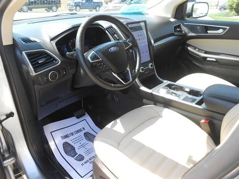 Certified 2023 Ford Edge SEL w/ Convenience Package AWD/4WD image 3
