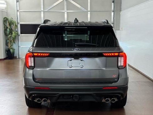 Used 2025 Ford Explorer ST w/ Sun And Sound Package image 4