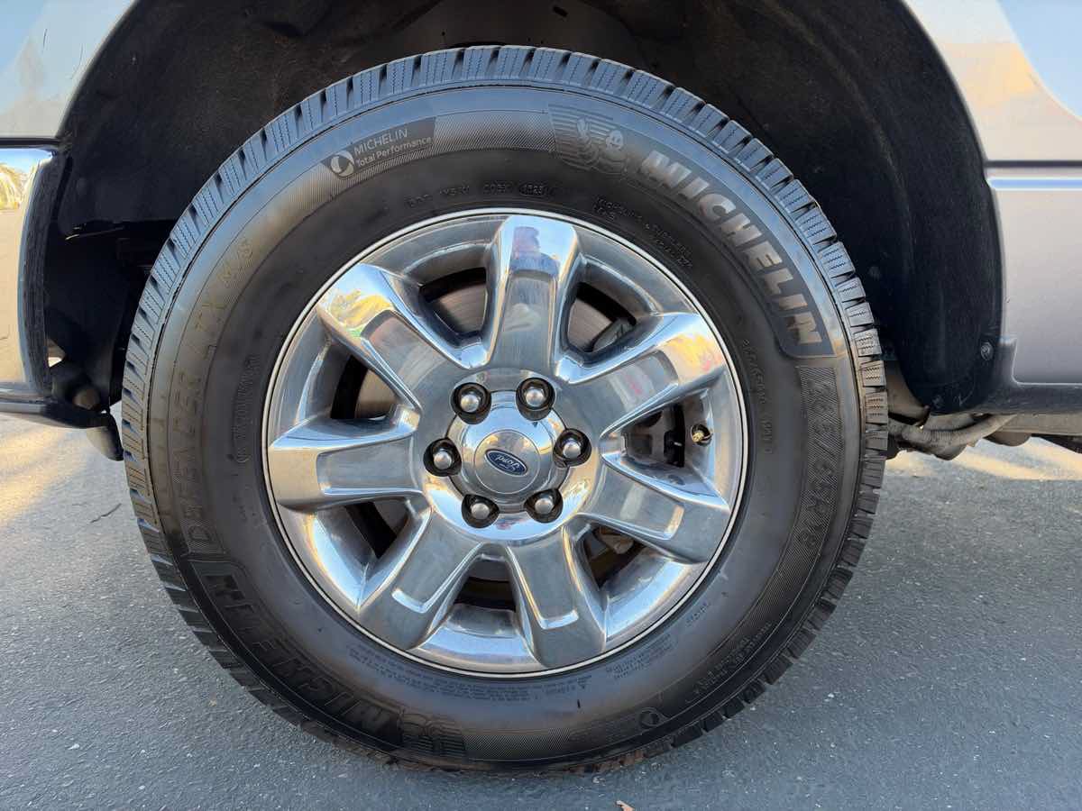 Used 2014 Ford F150 XLT w/ Equipment Group 302A Luxury AWD/4WD image 11
