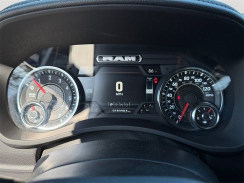 Used 2024 RAM 2500 Laramie w/ Night Edition image 27