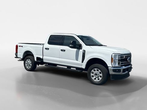 Used 2024 Ford F250 XLT w/ Snow Plow Prep Package image 7