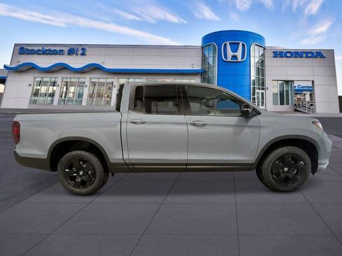 New 2026 Honda Ridgeline Black Edition image 8