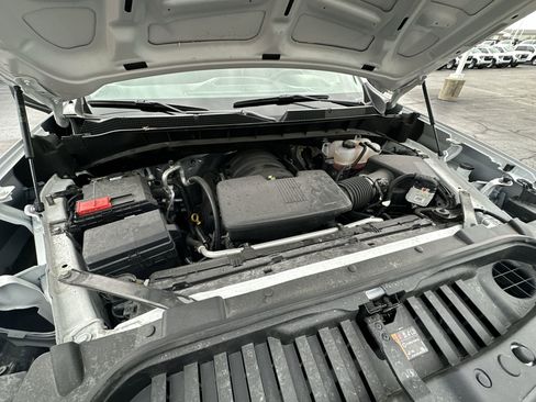Used 2025 Chevrolet Silverado 1500 W/T image 24