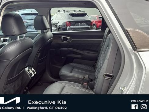Certified 2022 Kia Sorento SX Prestige AWD/4WD image 24