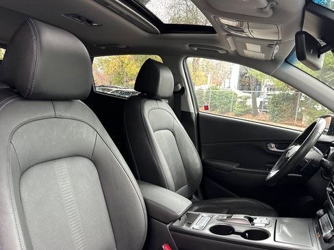 Used 2023 Hyundai Kona Limited image 32