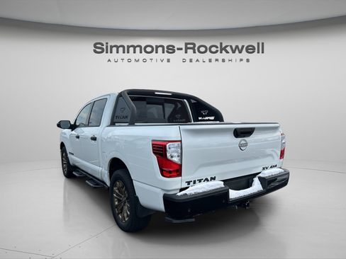 Used 2024 Nissan Titan SV w/ SV Bronze Edition Package image 12