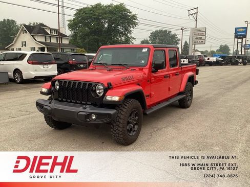 Used 2023 Jeep Gladiator Sport AWD/4WD image 3