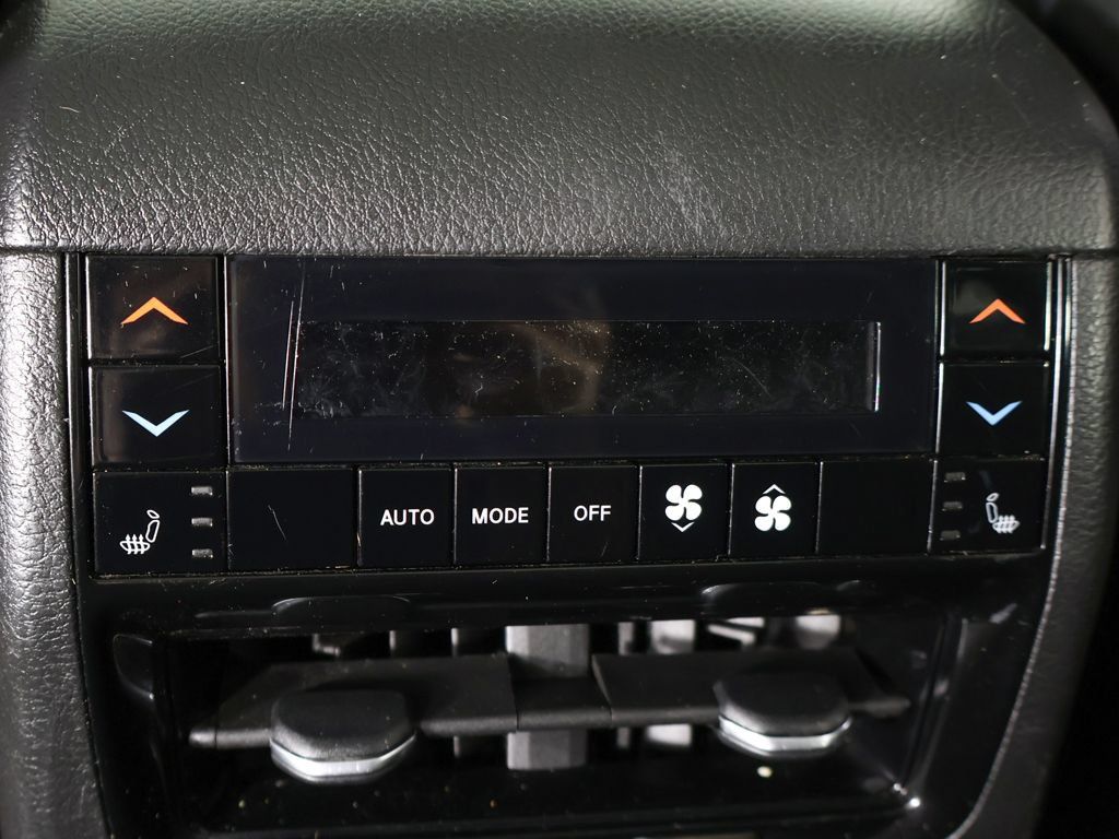 Used 2022 Jeep Grand Cherokee Overland w/ Luxury Tech Group IV AWD/4WD image 62