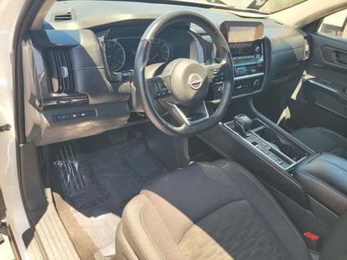 Certified 2025 Nissan Pathfinder SV FWD image 12