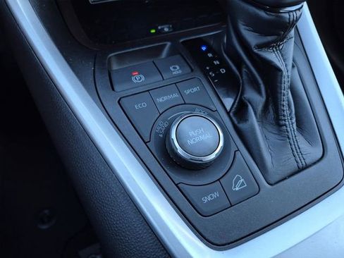 Used 2021 Toyota RAV4 Limited image 46