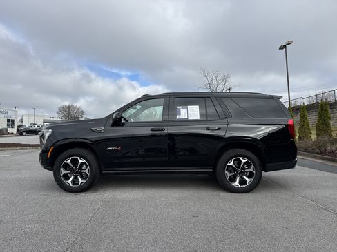 Used 2025 GMC Yukon AT4 w/ AT4 Premium Package image 7