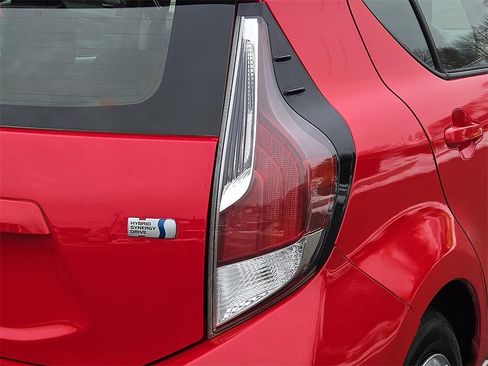 Used 2015 Toyota Prius C Four image 15