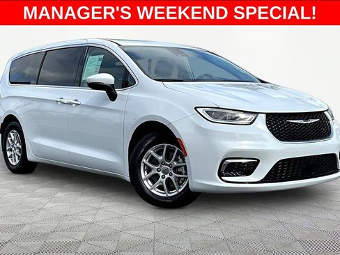 Used 2023 Chrysler Pacifica Touring-L FWD image 1