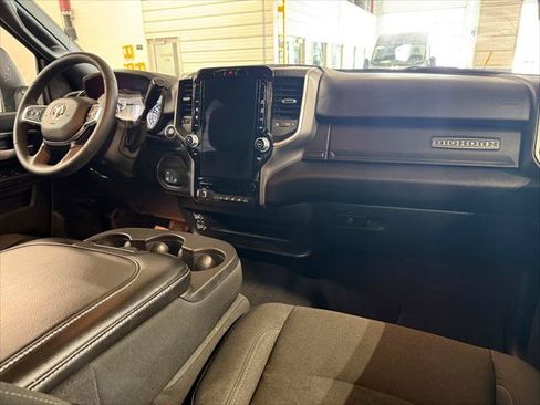 Certified 2025 RAM 2500 Big Horn AWD/4WD image 19