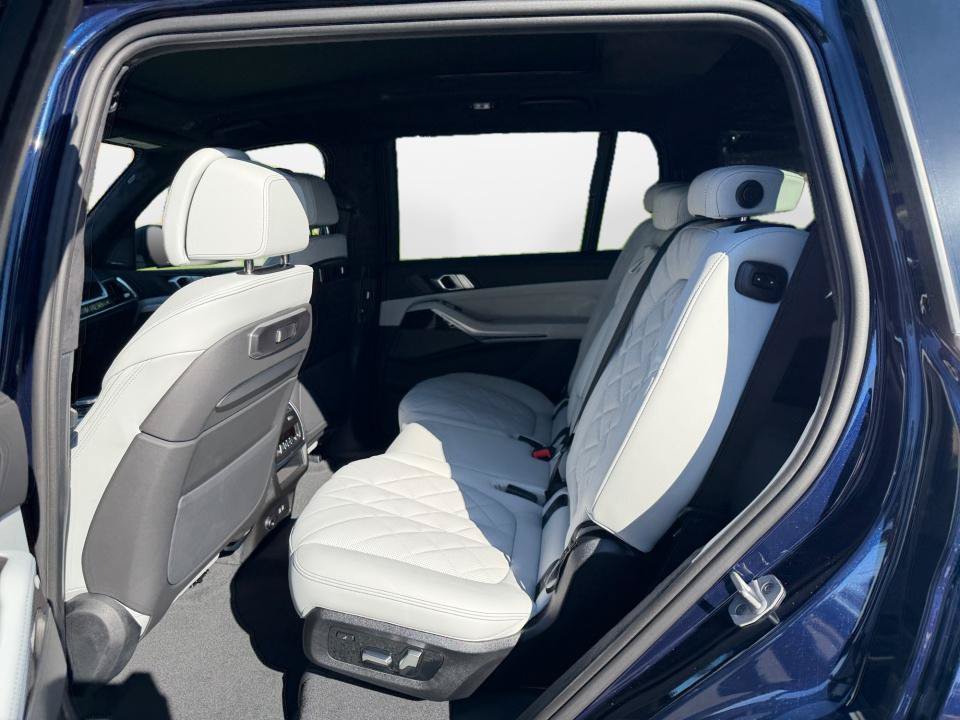 New 2027 BMW X7 xDrive40i AWD/4WD image 13