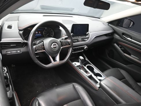 Used 2023 Nissan Altima 2.5 SR image 14