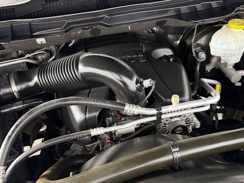 Used 2018 RAM 1500 Express w/ Express Value Package image 32