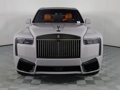 New 2026 Rolls-Royce Cullinan Black Badge image 10