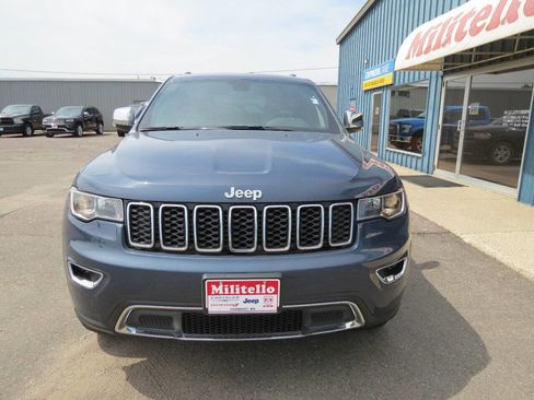 Used 2020 Jeep Grand Cherokee Limited w/ Trailer Tow Group IV AWD/4WD image 3