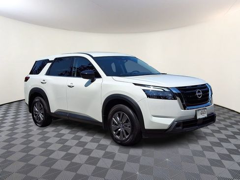 Used 2025 Nissan Pathfinder S AWD/4WD image 1