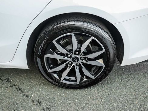 Used 2025 Chevrolet Malibu RS image 12