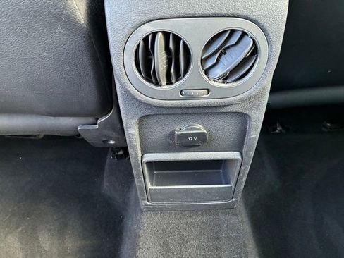 Used 2015 Volkswagen Tiguan S image 16