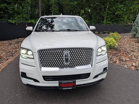 Used 2023 Lincoln Navigator L Reserve AWD/4WD image 8