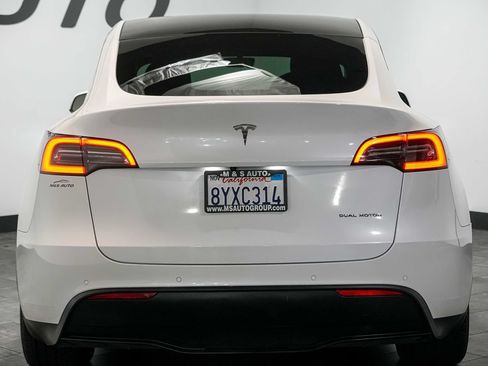 Used 2021 Tesla Model Y Long Range AWD/4WD image 4